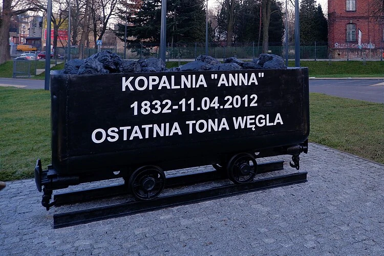 The cart commemorating the last 1000 kg of coal extracted from the Anna mine in Pszów, Poland.